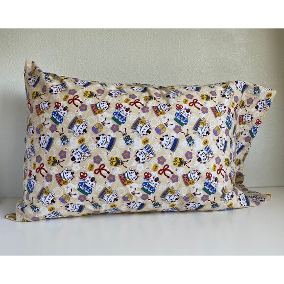 Champagne Maneki-Neko Pattern Pillowcase | Handmade | 100% Cotton - Picture 1 of 4